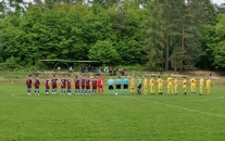 Čtrnáctizápasová série A týmu bez prohry je u konce. B mužstvo vyhrálo ve Skalici. 