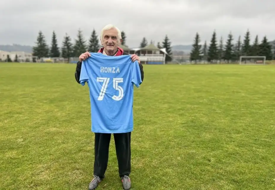 Jan Koďousek oslavil 75. narozeniny. 